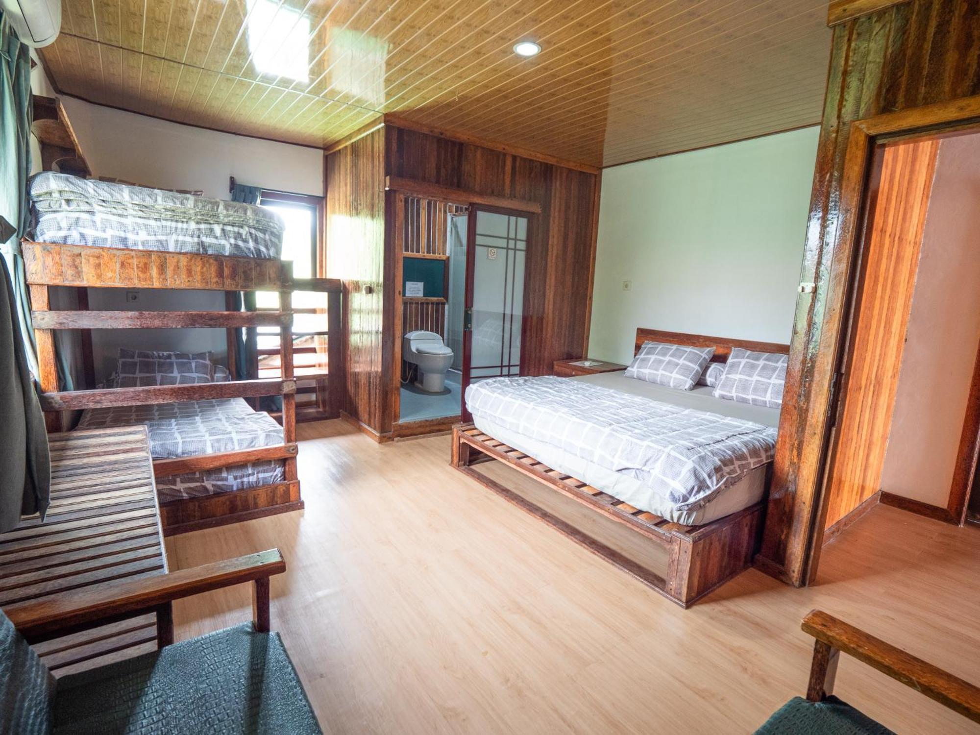 Jamburae Lodge Lagudri エクステリア 写真